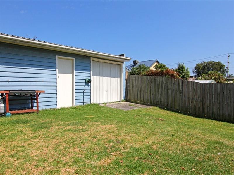 120 Ninth Avenue, Rosebud VIC 3939