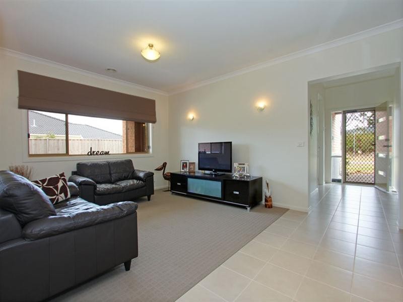 15 Parkedge Circuit, Rosebud VIC 3939