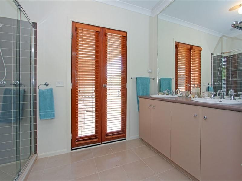 15 Parkedge Circuit, Rosebud VIC 3939