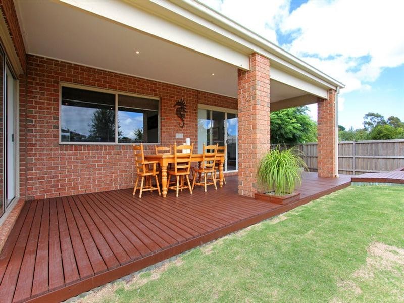 15 Parkedge Circuit, Rosebud VIC 3939