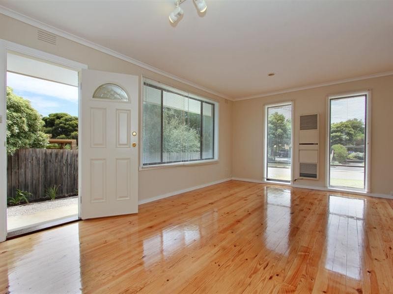 17 Hakea Avenue, Rosebud West VIC 3940