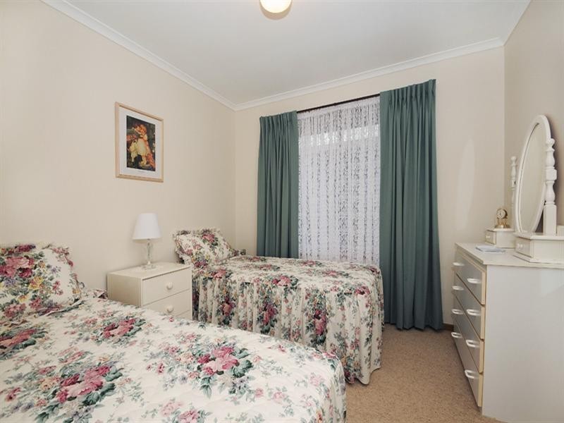 118 Third Avenue, Rosebud VIC 3939