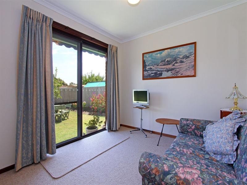 118 Third Avenue, Rosebud VIC 3939