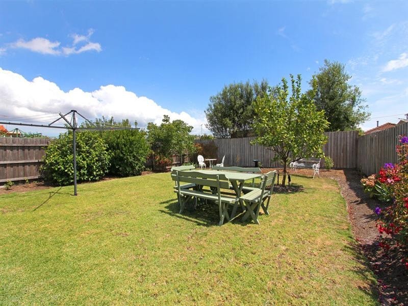118 Third Avenue, Rosebud VIC 3939