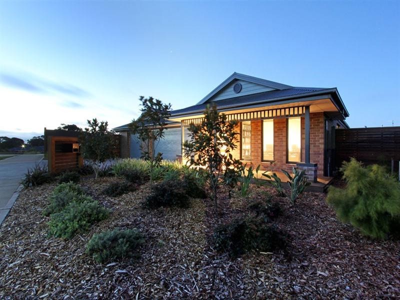 7 Crestwood Drive, Rosebud VIC 3939