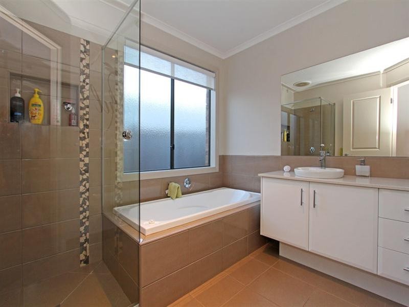 7 Crestwood Drive, Rosebud VIC 3939