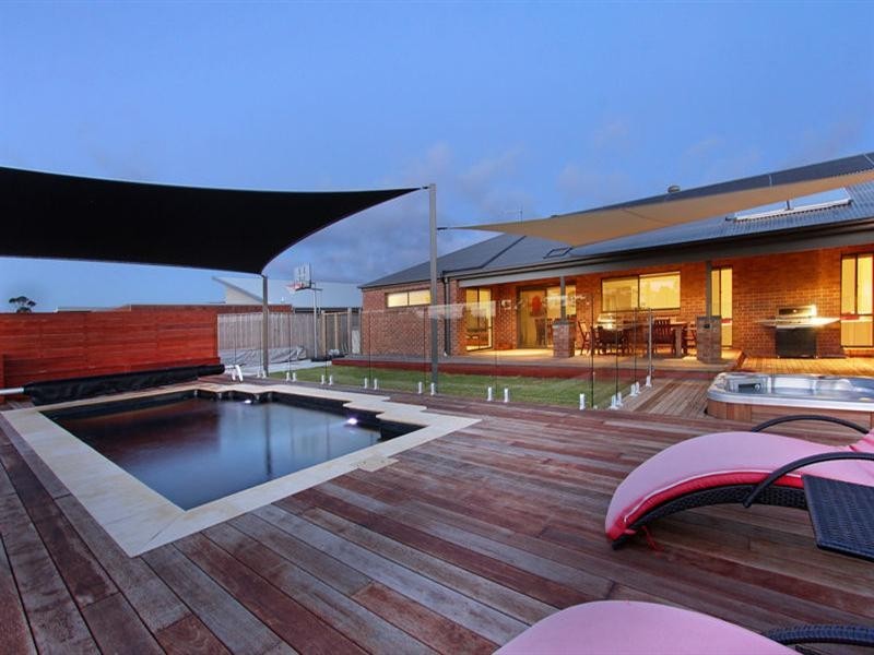 7 Crestwood Drive, Rosebud VIC 3939