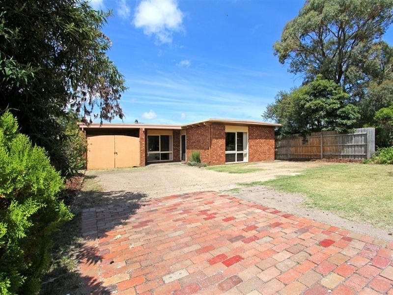 11 Howqua Drive, Rosebud West VIC 3940