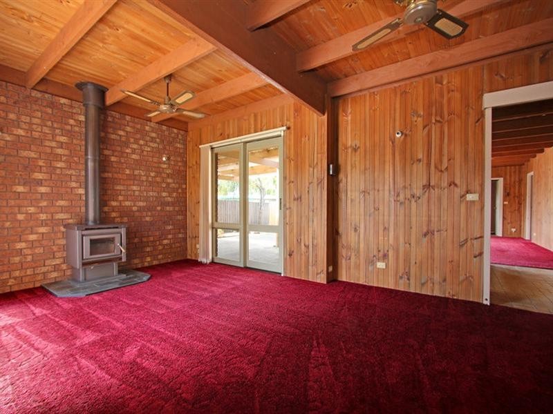 11 Howqua Drive, Rosebud West VIC 3940