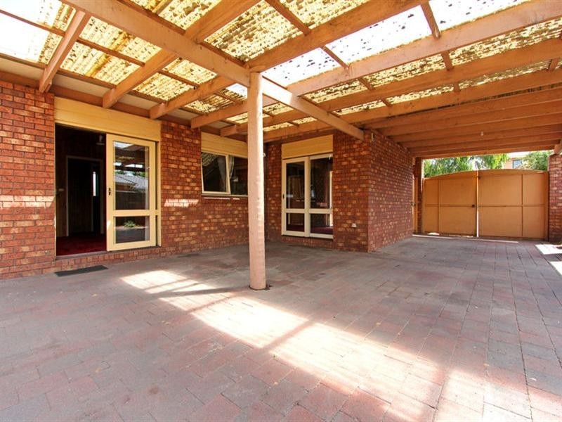 11 Howqua Drive, Rosebud West VIC 3940