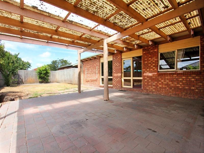 11 Howqua Drive, Rosebud West VIC 3940