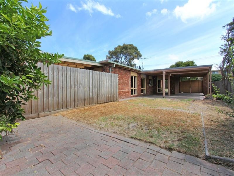 11 Howqua Drive, Rosebud West VIC 3940