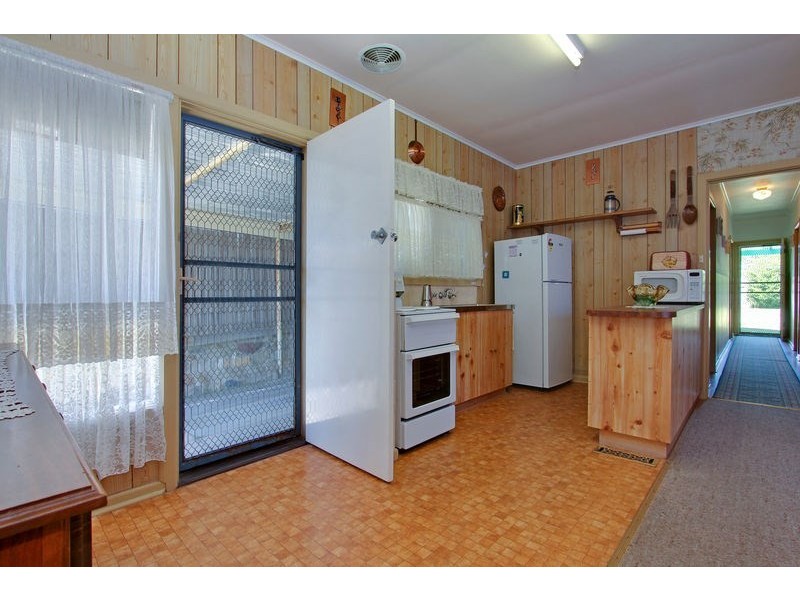 91 Fourth Avenue, Rosebud VIC 3939