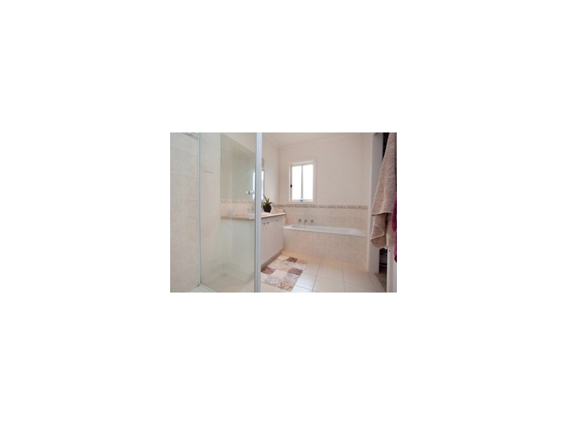 24 Mount Arthur Avenue, Rosebud VIC 3939