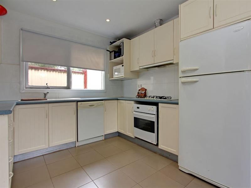 6 Fenton Avenue, Rosebud VIC 3939