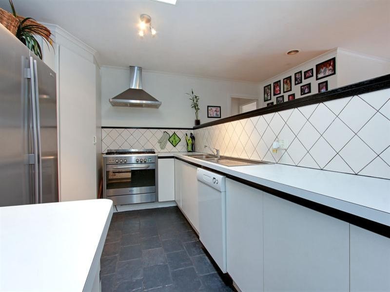 6 Fenton Avenue, Rosebud VIC 3939