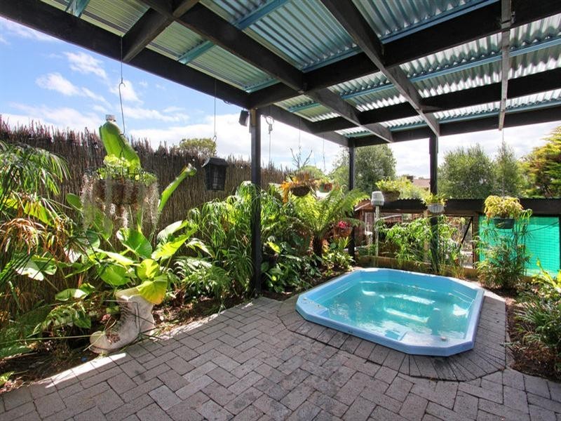 6 Fenton Avenue, Rosebud VIC 3939