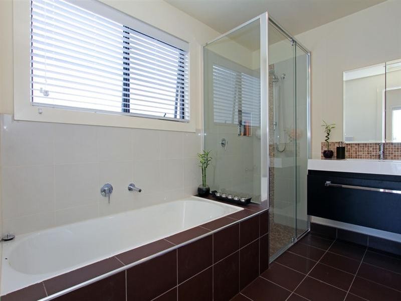 27 Grenville Grove, Rosebud West VIC 3940