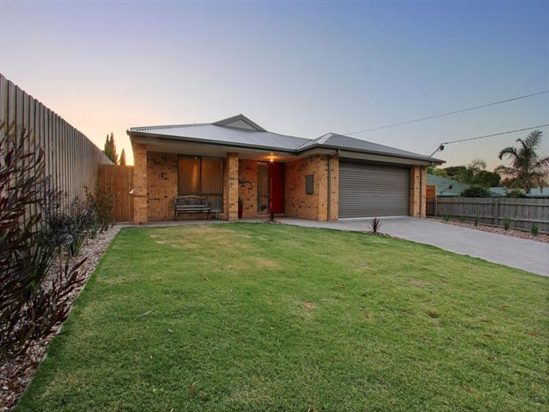 60 Flinders Avenue, Rosebud VIC 3939