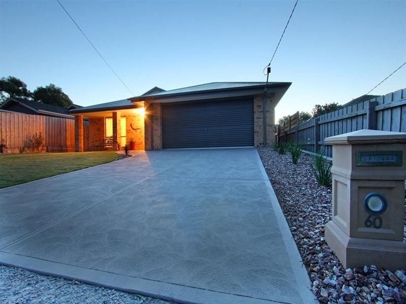 60 Flinders Avenue, Rosebud VIC 3939