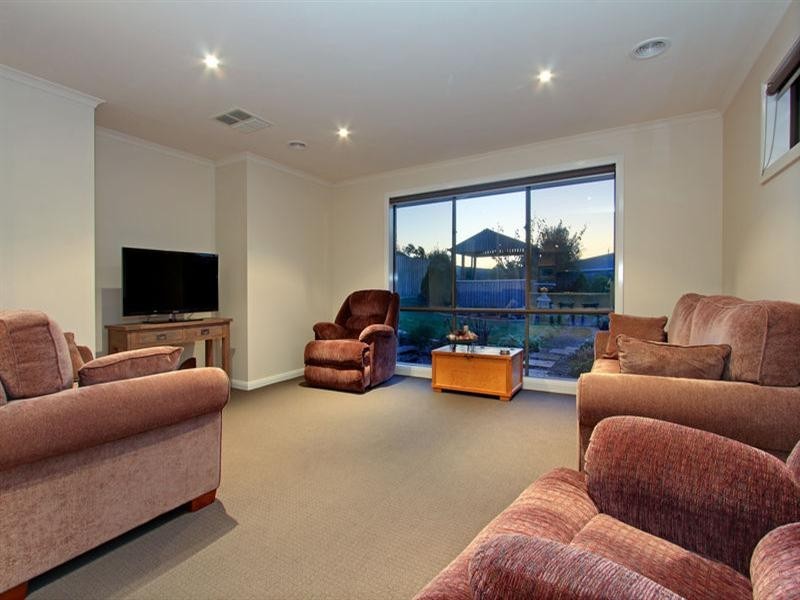 60 Flinders Avenue, Rosebud VIC 3939