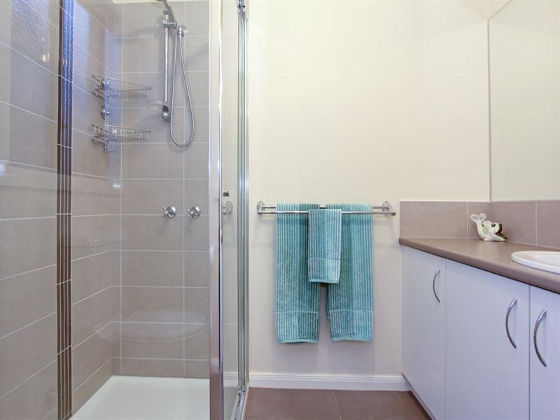 60 Flinders Avenue, Rosebud VIC 3939