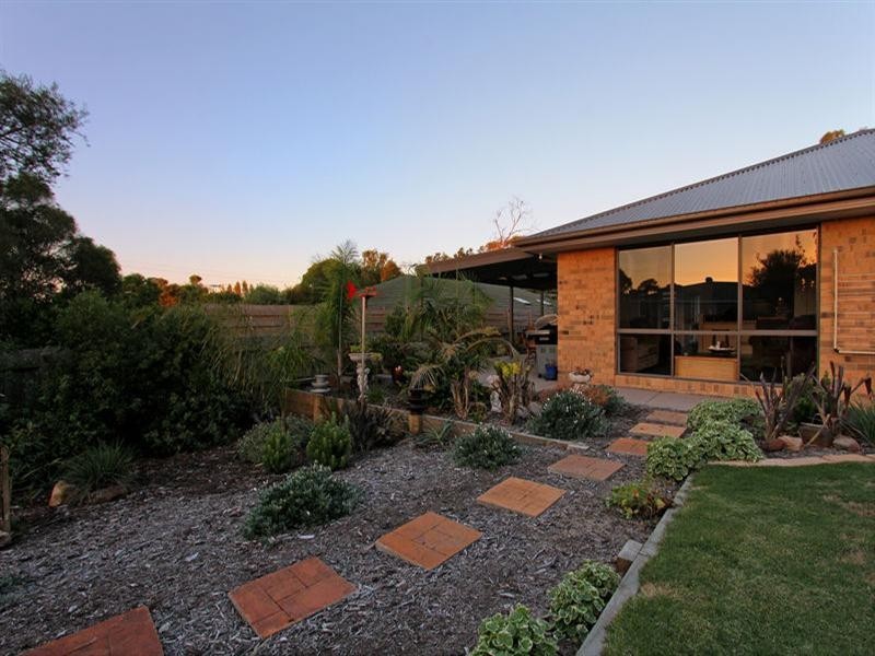 60 Flinders Avenue, Rosebud VIC 3939