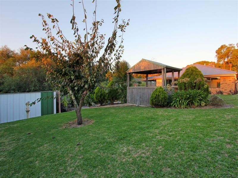 60 Flinders Avenue, Rosebud VIC 3939