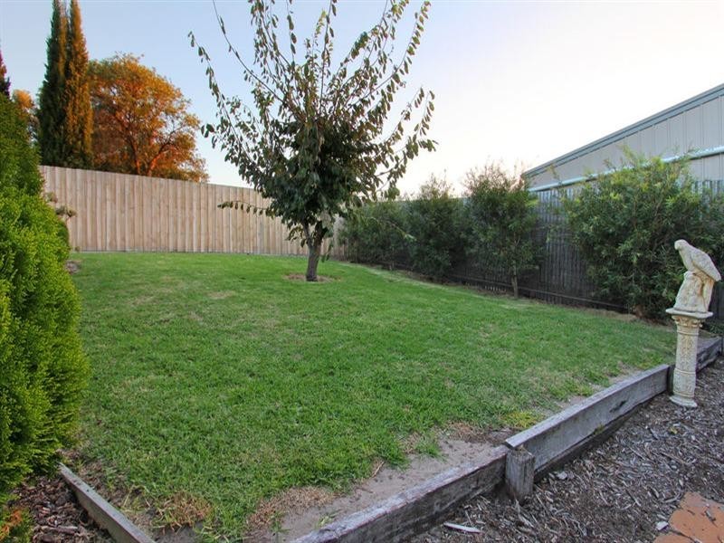60 Flinders Avenue, Rosebud VIC 3939