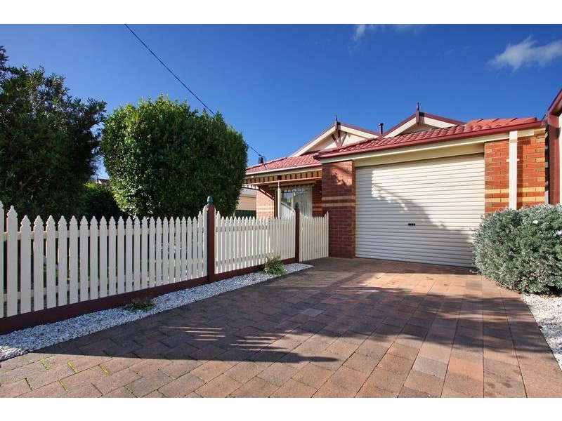 141 Ninth Avenue, Rosebud VIC 3939