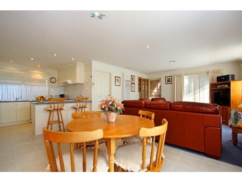 141 Ninth Avenue, Rosebud VIC 3939