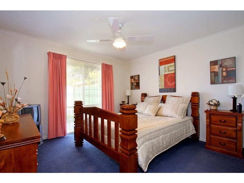 141 Ninth Avenue, Rosebud VIC 3939