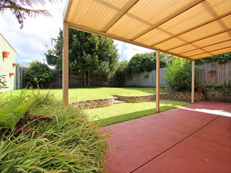 102 Ninth Avenue, Rosebud VIC 3939