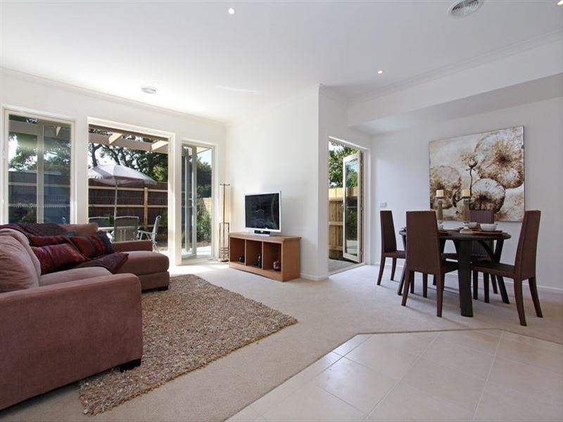 2/30 Warranilla Avenue, Rosebud VIC 3939