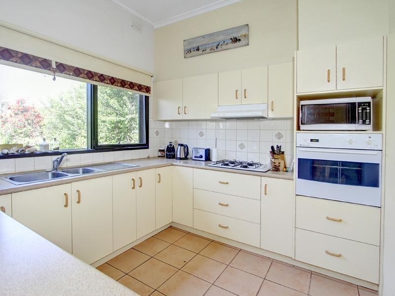 14 Clematis Avenue, Rosebud VIC 3939