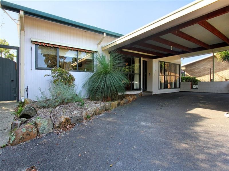 14 Clematis Avenue, Rosebud VIC 3939