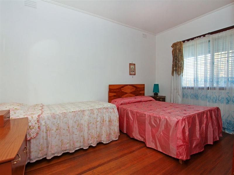 63 Eighth Avenue, Rosebud VIC 3939