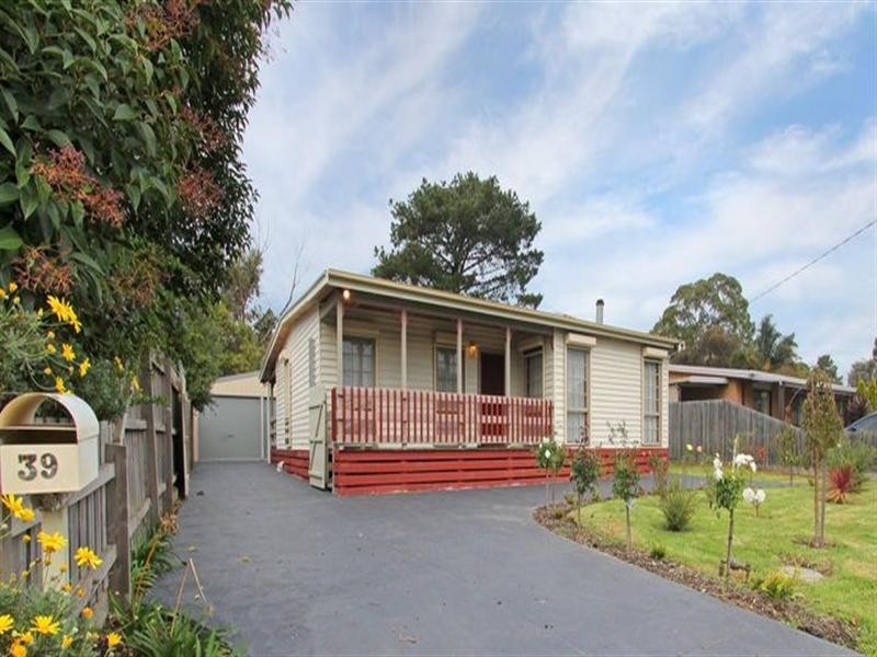 39 Woonton Crescent, Rosebud VIC 3939