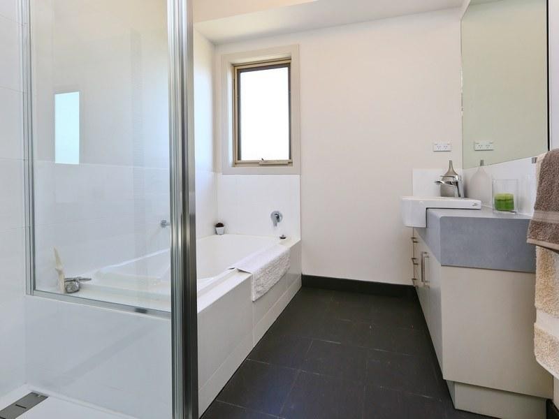 60 South Road, Rosebud VIC 3939