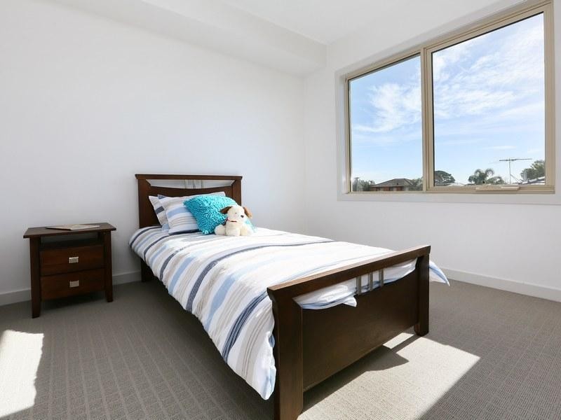 60 South Road, Rosebud VIC 3939