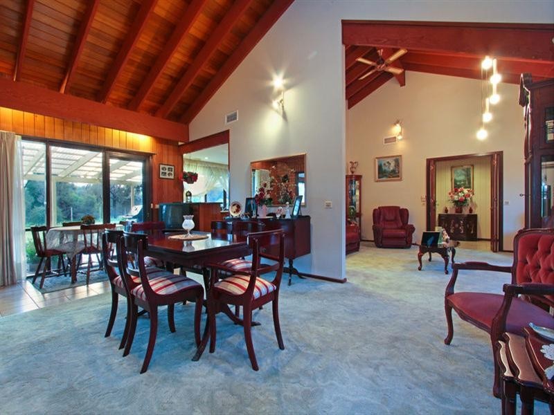 8 Cleek Crescent, Rosebud VIC 3939