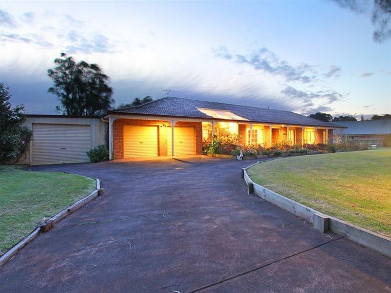 8 Cleek Crescent, Rosebud VIC 3939