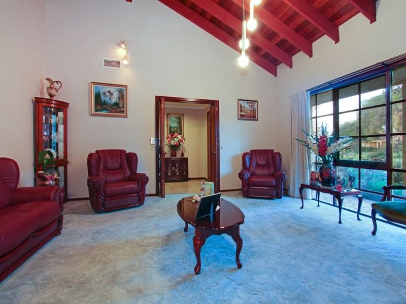 8 Cleek Crescent, Rosebud VIC 3939