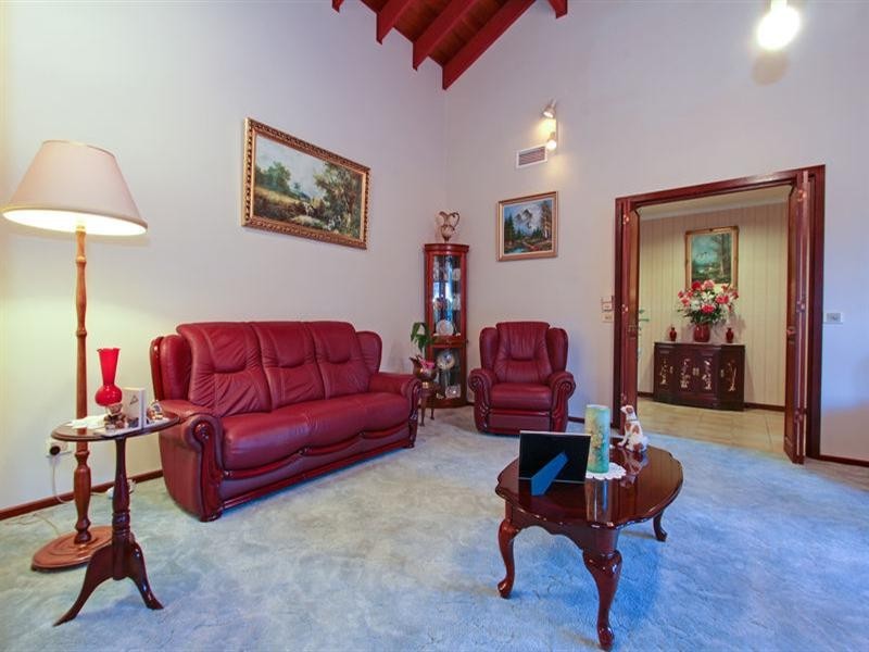 8 Cleek Crescent, Rosebud VIC 3939