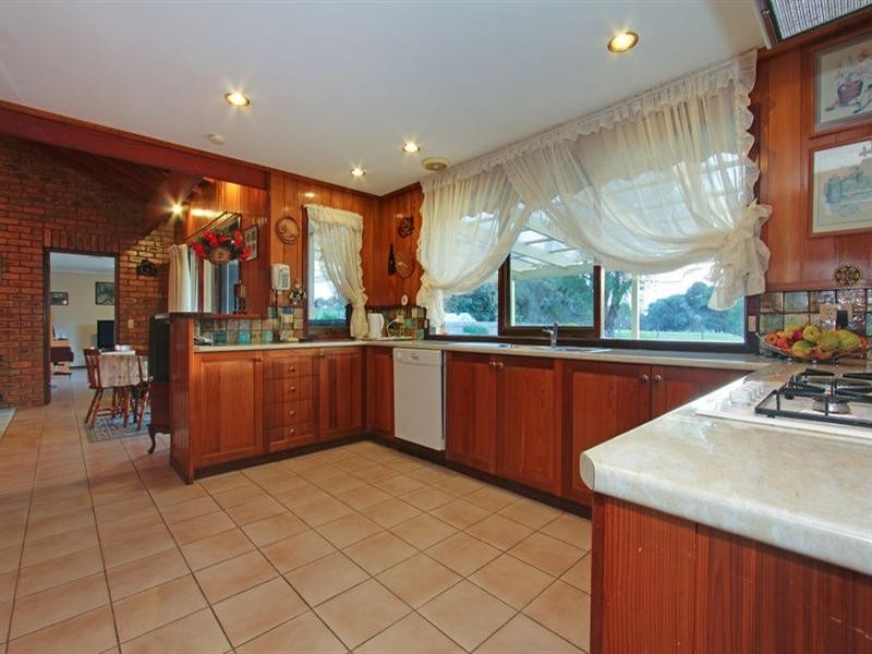 8 Cleek Crescent, Rosebud VIC 3939