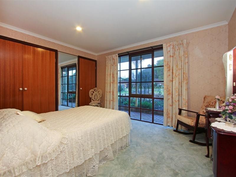 8 Cleek Crescent, Rosebud VIC 3939