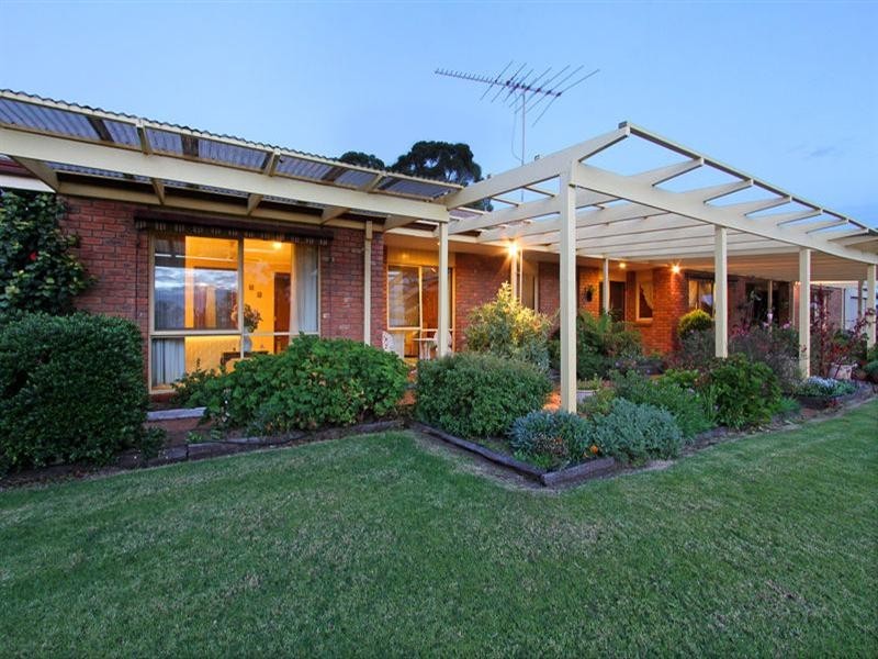 8 Cleek Crescent, Rosebud VIC 3939