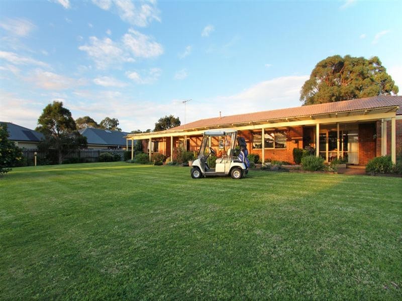 8 Cleek Crescent, Rosebud VIC 3939