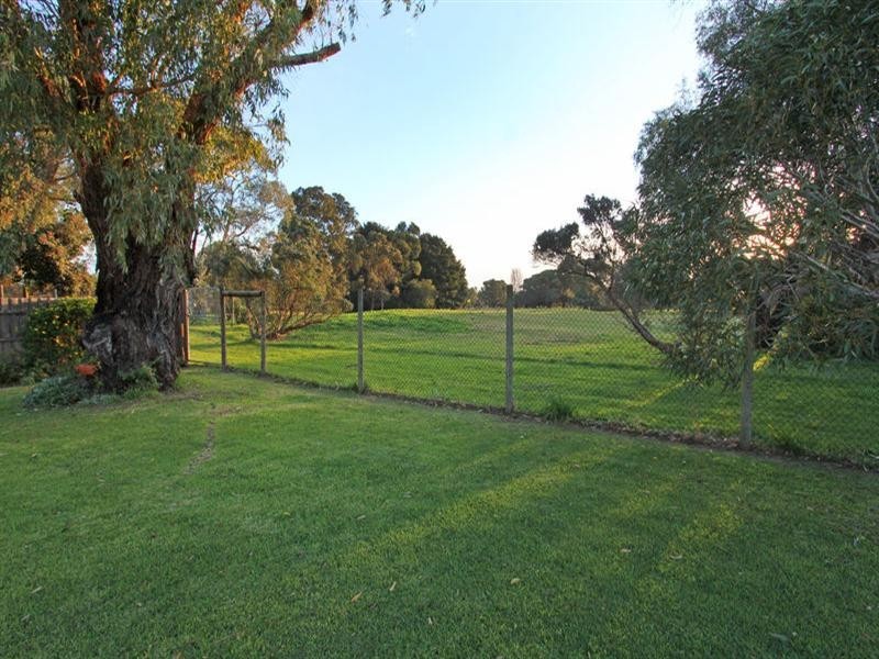 8 Cleek Crescent, Rosebud VIC 3939