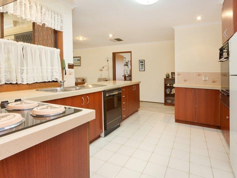 3 Crest Drive, Rosebud VIC 3939